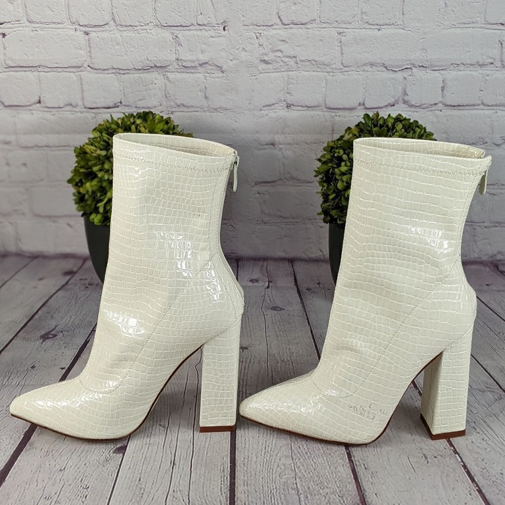 PrettyLittleThing White Croc Block Heel Point Boot - Picture 3 of 11